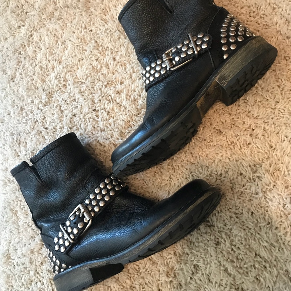 Steve madden black studded leather biker boot